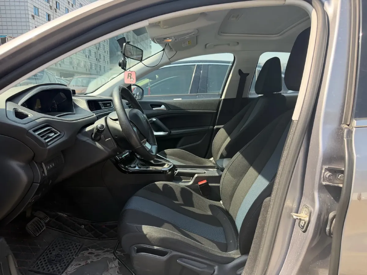 2016 Peugeot 308 1.6L 117HP L4 6AT,autocango,china used car exporter,china ev exporter,chinese used car exporter,chinese used ev exporter