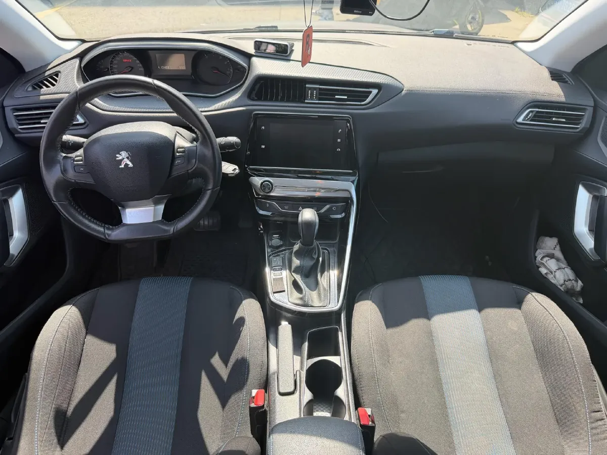 2016 Peugeot 308 1.6L 117HP L4 6AT,autocango,china used car exporter,china ev exporter,chinese used car exporter,chinese used ev exporter