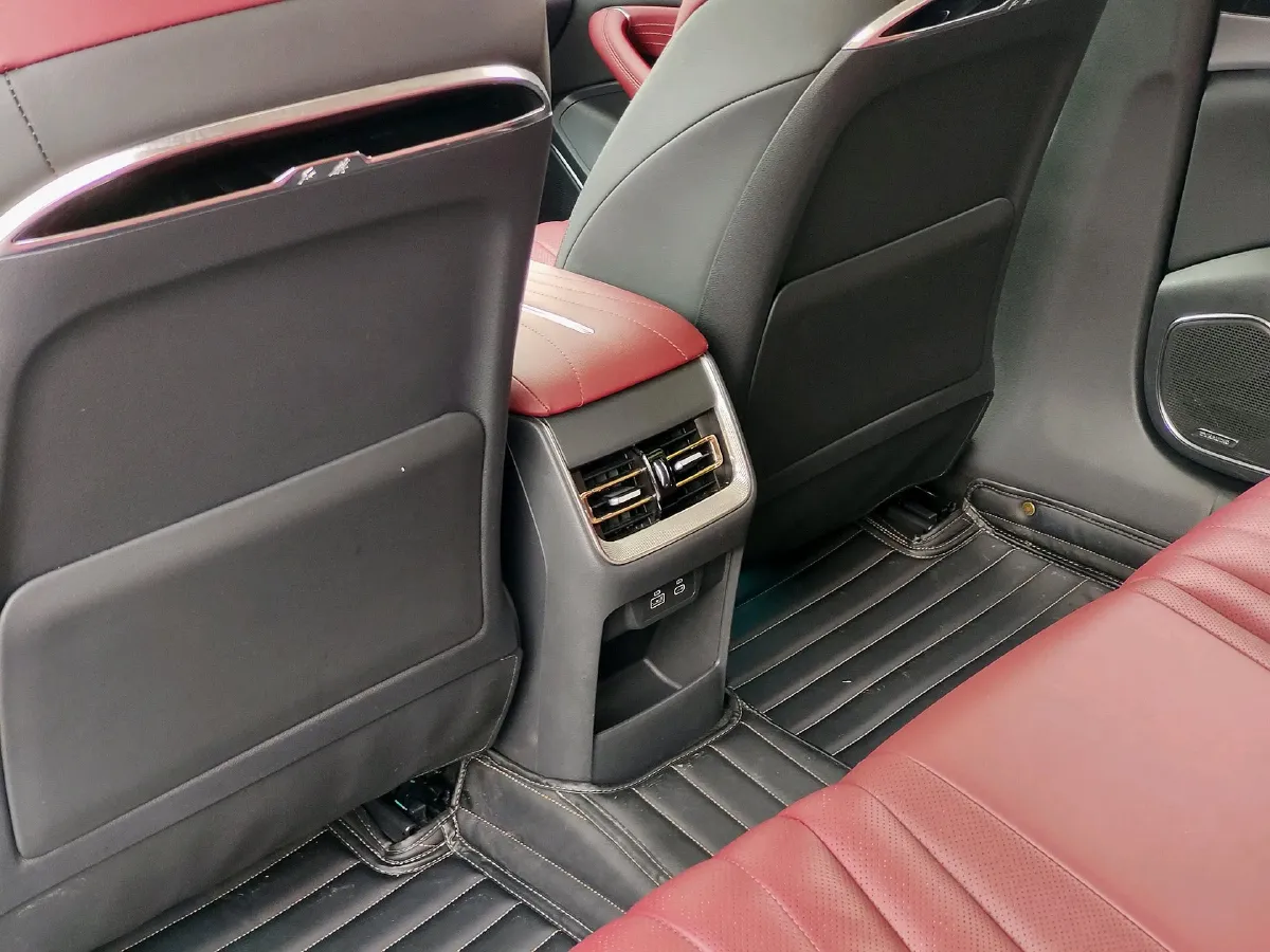 2023 HongQi H5 2.0T 224HP L4 8AT,autocango,china used car exporter,china ev exporter,chinese used car exporter,chinese used ev exporter