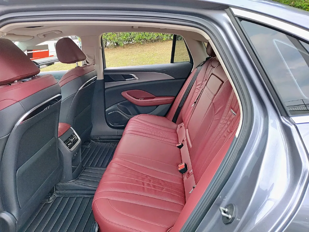 2023 HongQi H5 2.0T 224HP L4 8AT,autocango,china used car exporter,china ev exporter,chinese used car exporter,chinese used ev exporter