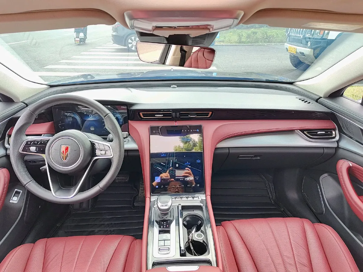 2023 HongQi H5 2.0T 224HP L4 8AT,autocango,china used car exporter,china ev exporter,chinese used car exporter,chinese used ev exporter