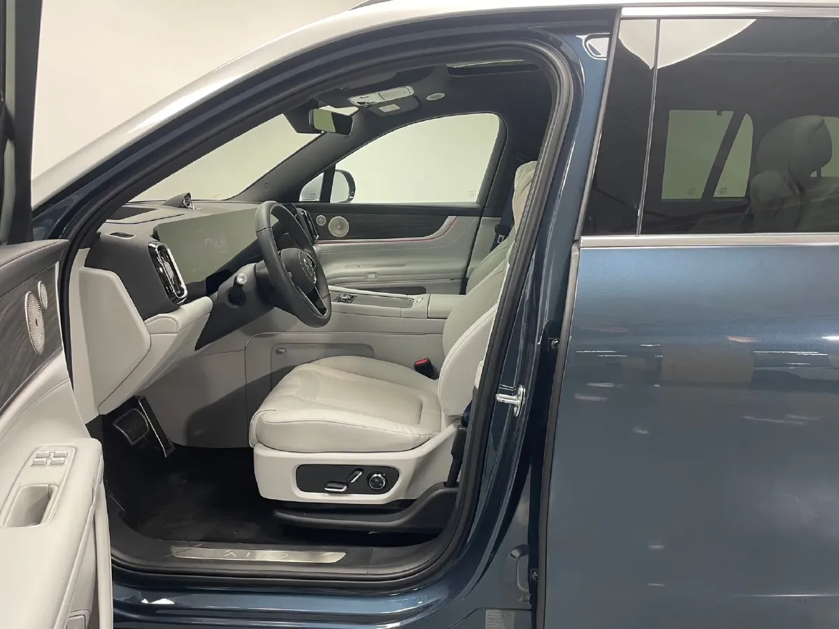 2024 AITO AITO M9 1.5T 152HP L4 REEV 42KWH,autocango,china used car exporter,china ev exporter,chinese used car exporter,chinese used ev exporter