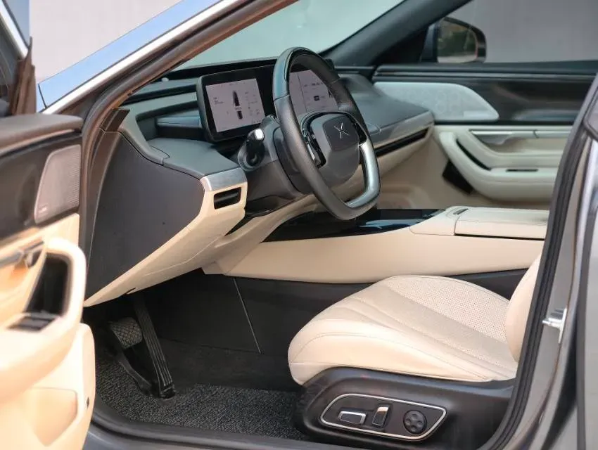 2020 DS 7 1.6T 215HP L4 8AT,autocango,china used car exporter,china ev exporter,chinese used car exporter,chinese used ev exporter