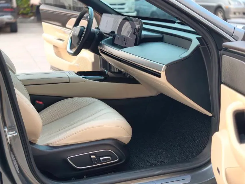 2020 DS 7 1.6T 215HP L4 8AT,autocango,china used car exporter,china ev exporter,chinese used car exporter,chinese used ev exporter