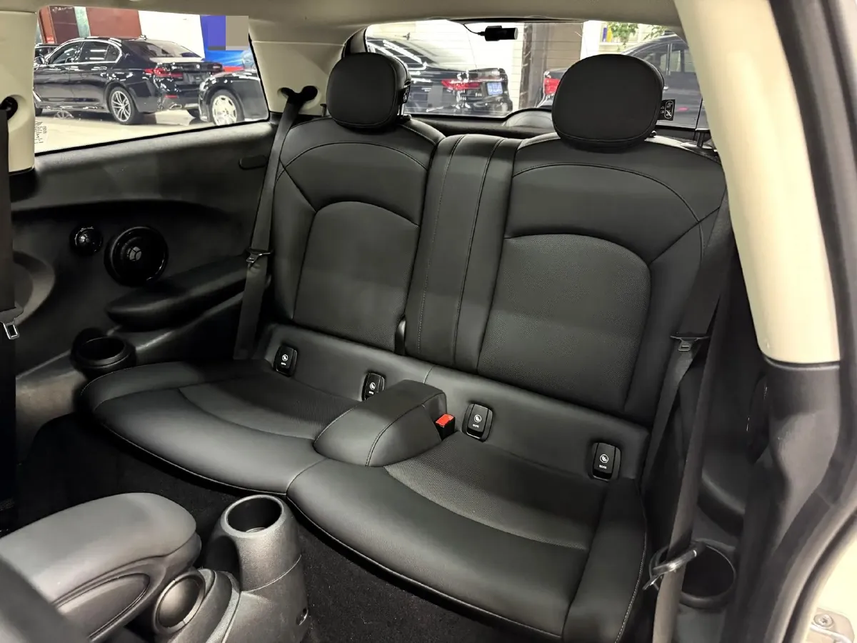 2023 MINI MINI 1.5T 136HP L3 7DCT,autocango,china used car exporter,china ev exporter,chinese used car exporter,chinese used ev exporter