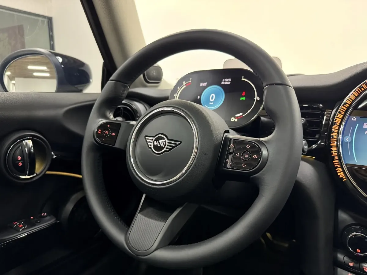 2023 MINI MINI 1.5T 136HP L3 7DCT,autocango,china used car exporter,china ev exporter,chinese used car exporter,chinese used ev exporter