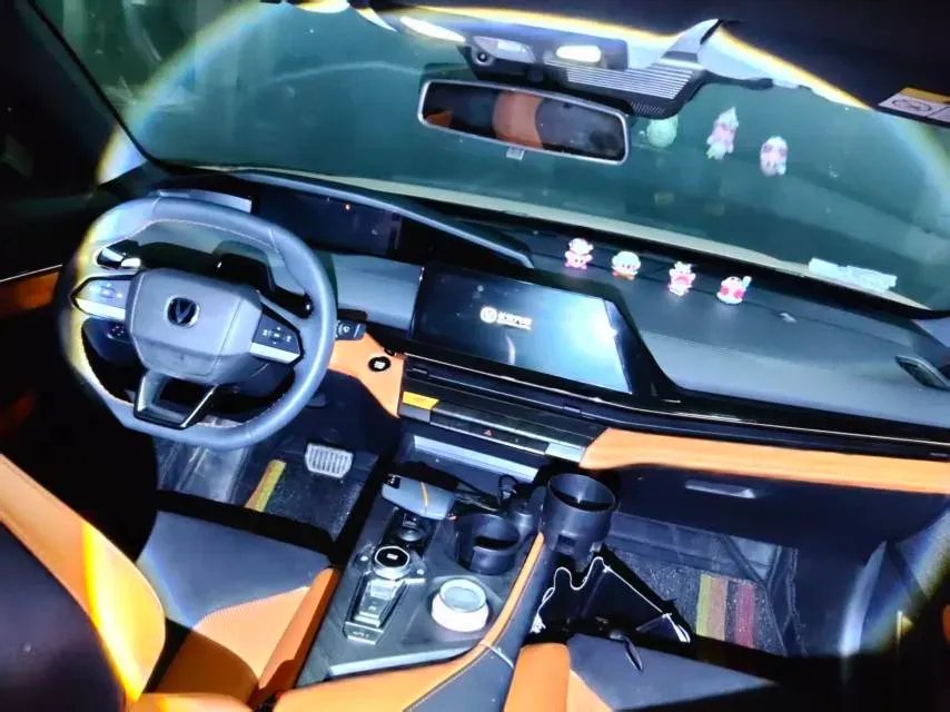 2023 ChangAn UNI-V 1.5T 188HP L4 7DCT,autocango,china used car exporter,china ev exporter,chinese used car exporter,chinese used ev exporter