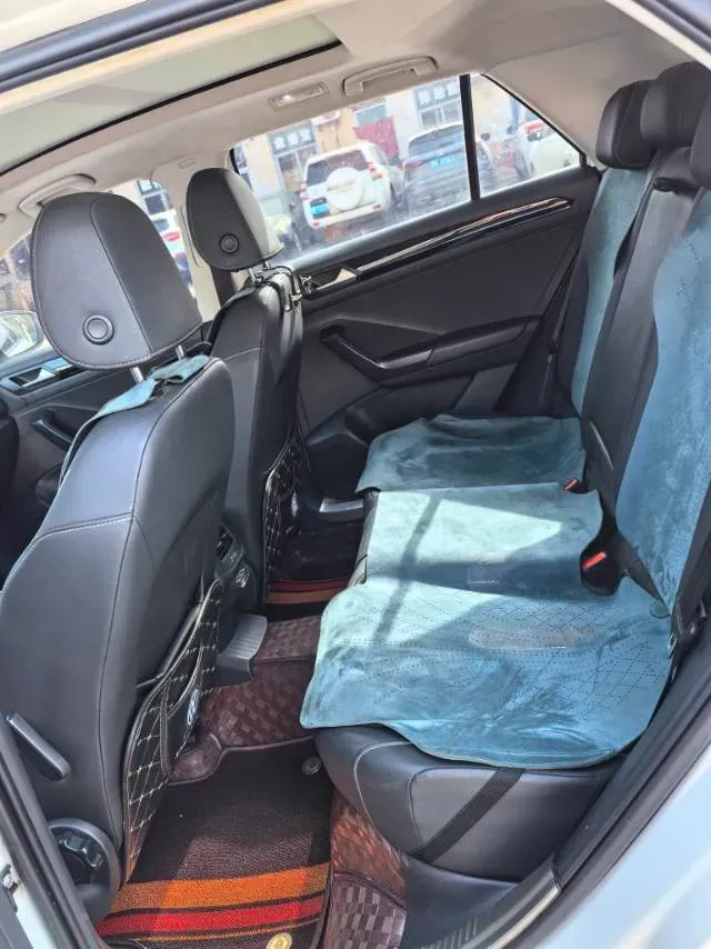 2020 Volkswagen T-Roc 1.4T 150HP L4 7DCT,autocango,china used car exporter,china ev exporter,chinese used car exporter,chinese used ev exporter