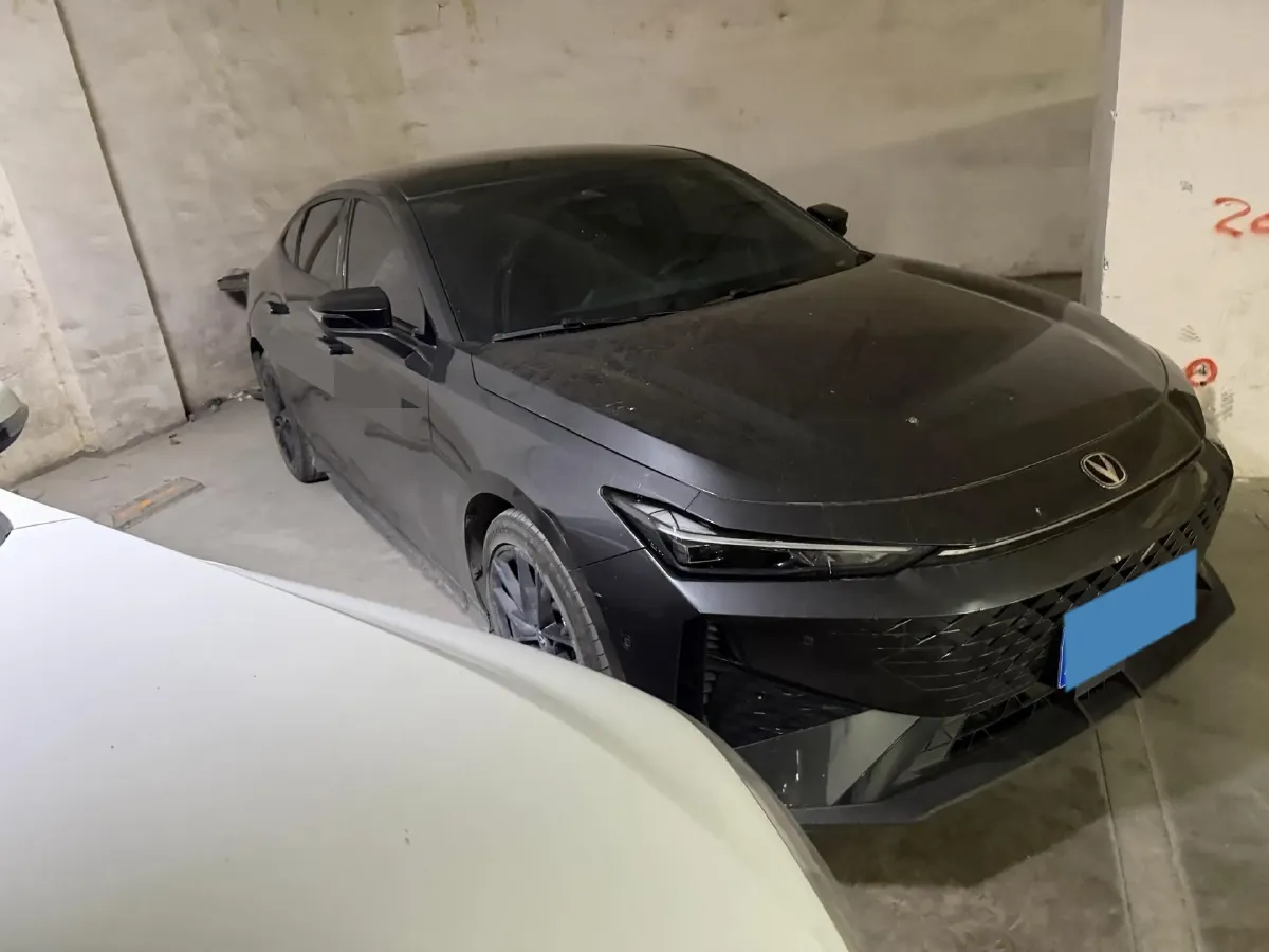 2024 ChangAn UNI-V 1.5T 188HP L4 7DCT,autocango,china used car exporter,china ev exporter,chinese used car exporter,chinese used ev exporter