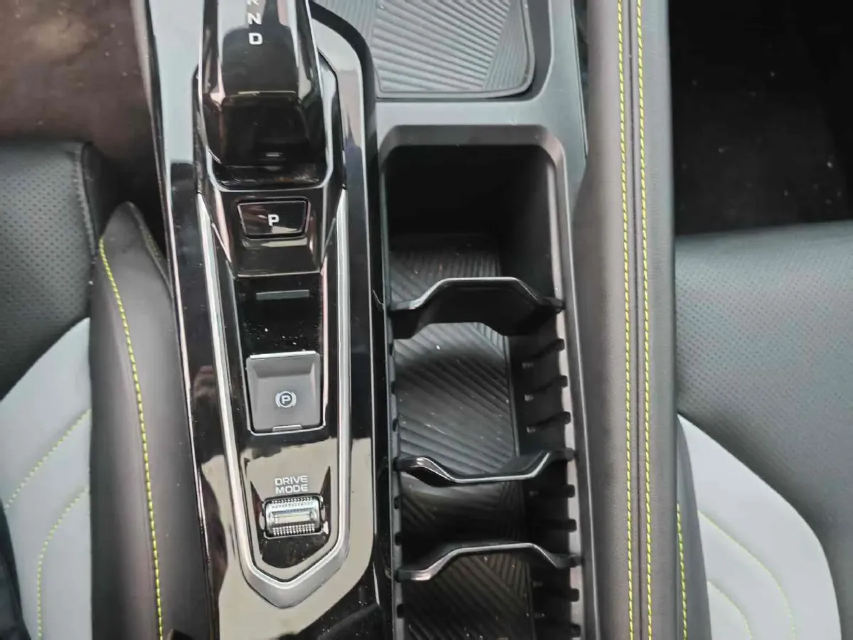 2022 Geely Coolray 1.5T 181HP L4 7DCT,autocango,china used car exporter,china ev exporter,chinese used car exporter,chinese used ev exporter