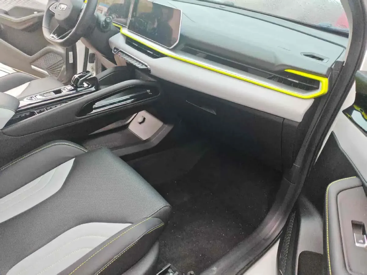 2022 Geely Coolray 1.5T 181HP L4 7DCT,autocango,china used car exporter,china ev exporter,chinese used car exporter,chinese used ev exporter