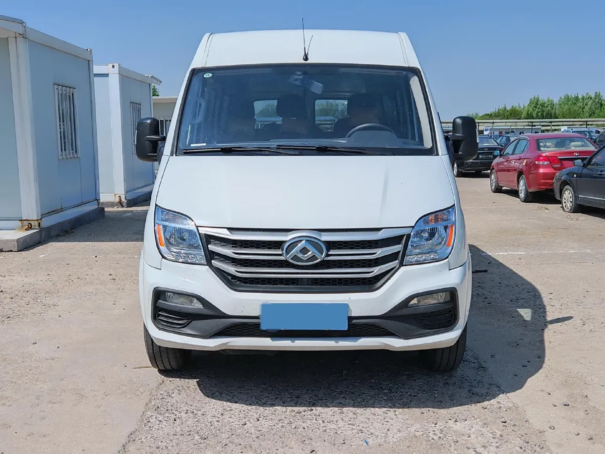 2019 MAXUS XinTu V80 2.5T 136HP L4 6MT,autocango,china used car exporter,china ev exporter,chinese used car exporter,chinese used ev exporter