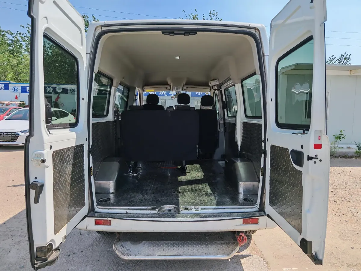 2019 MAXUS XinTu V80 2.5T 136HP L4 6MT,autocango,china used car exporter,china ev exporter,chinese used car exporter,chinese used ev exporter