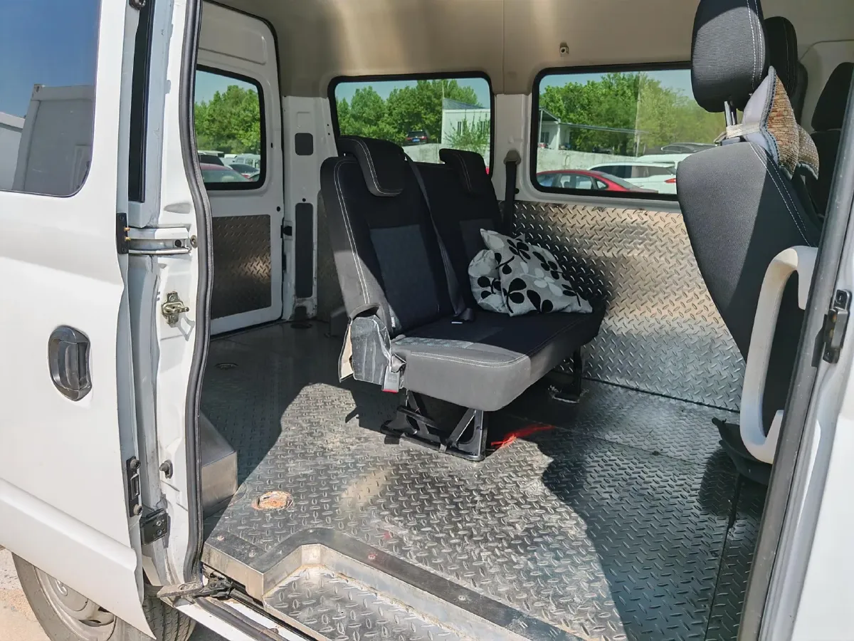 2019 MAXUS XinTu V80 2.5T 136HP L4 6MT,autocango,china used car exporter,china ev exporter,chinese used car exporter,chinese used ev exporter