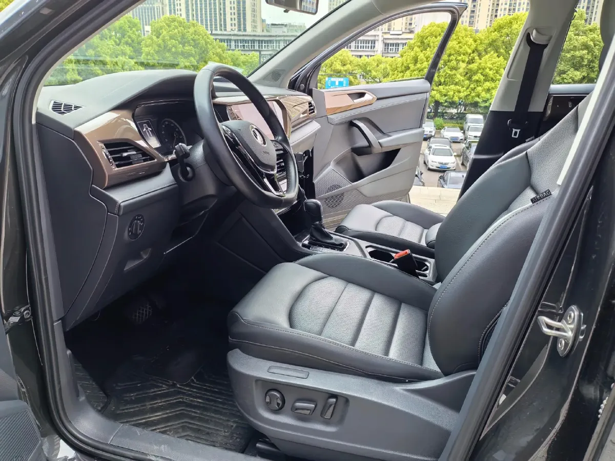 2021 Volkswagen Tharu 2.0T 186HP L4 7DCT,autocango,china used car exporter,china ev exporter,chinese used car exporter,chinese used ev exporter