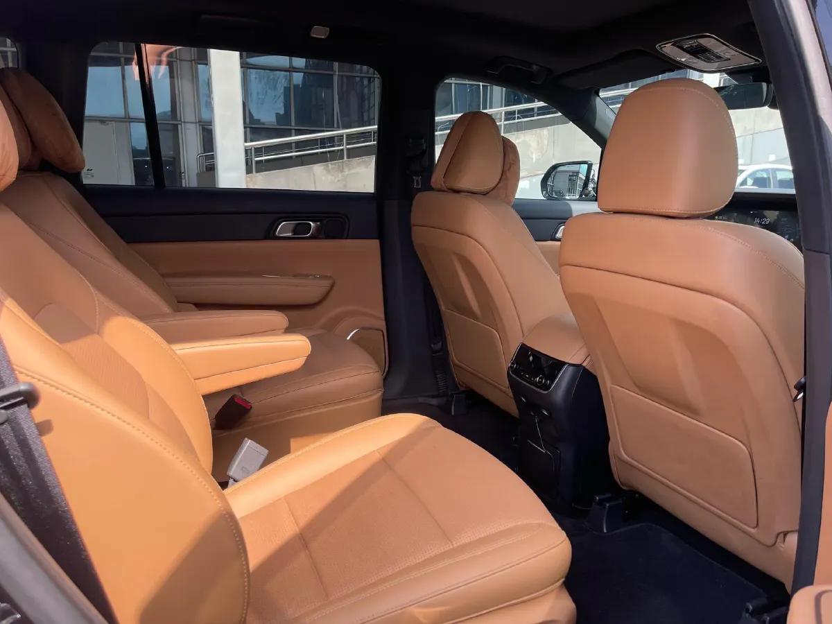 2021 Li ONE Range Extended 131HP REEV 40.5KWH,autocango,china used car exporter,china ev exporter,chinese used car exporter,chinese used ev exporter