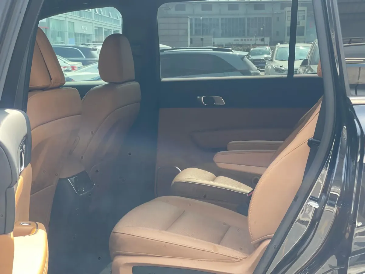 2021 Li ONE Range Extended 131HP REEV 40.5KWH,autocango,china used car exporter,china ev exporter,chinese used car exporter,chinese used ev exporter