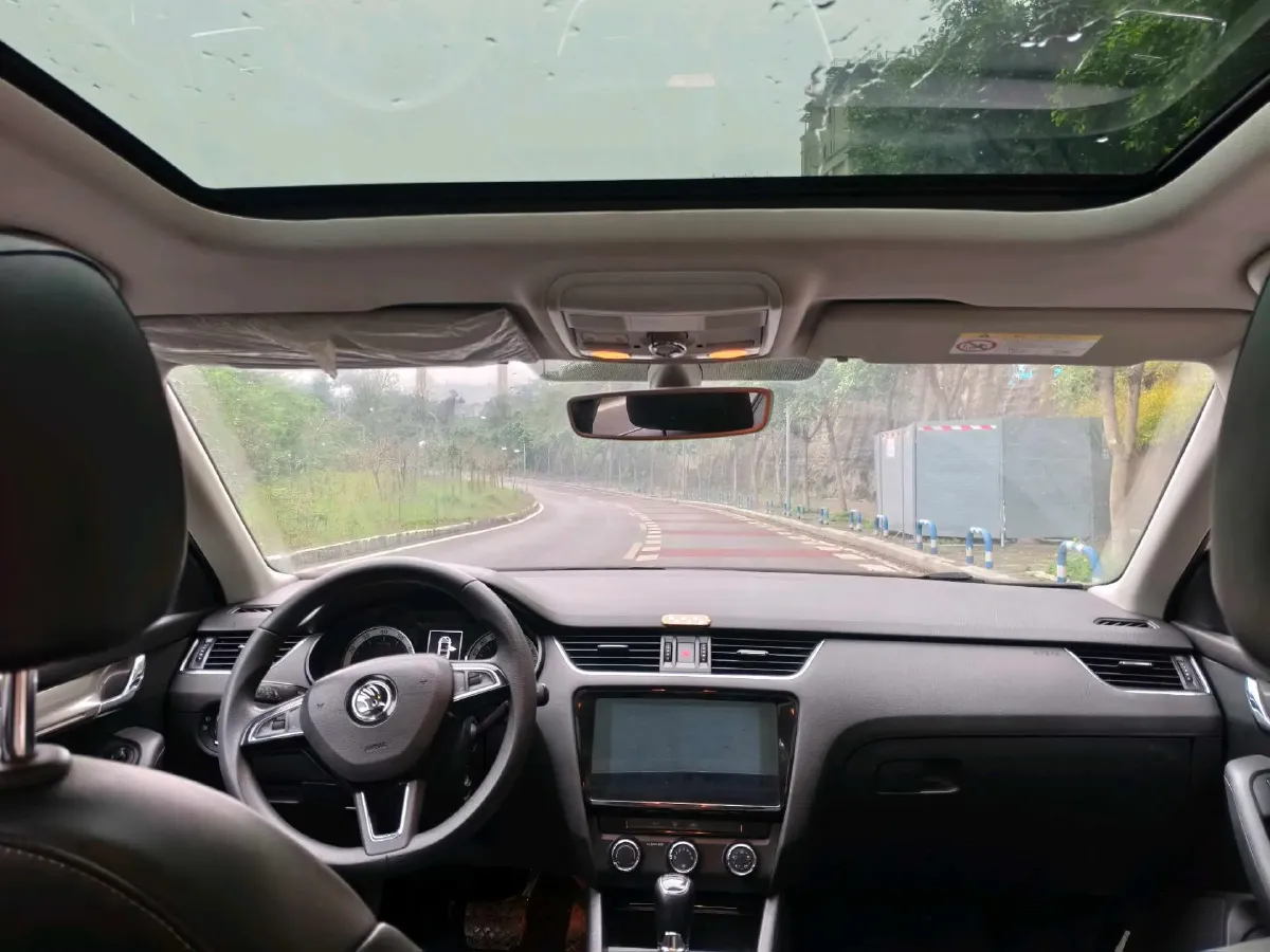 2019 Skoda Octavia 1.5L 116HP L4 6AT,autocango,china used car exporter,china ev exporter,chinese used car exporter,chinese used ev exporter