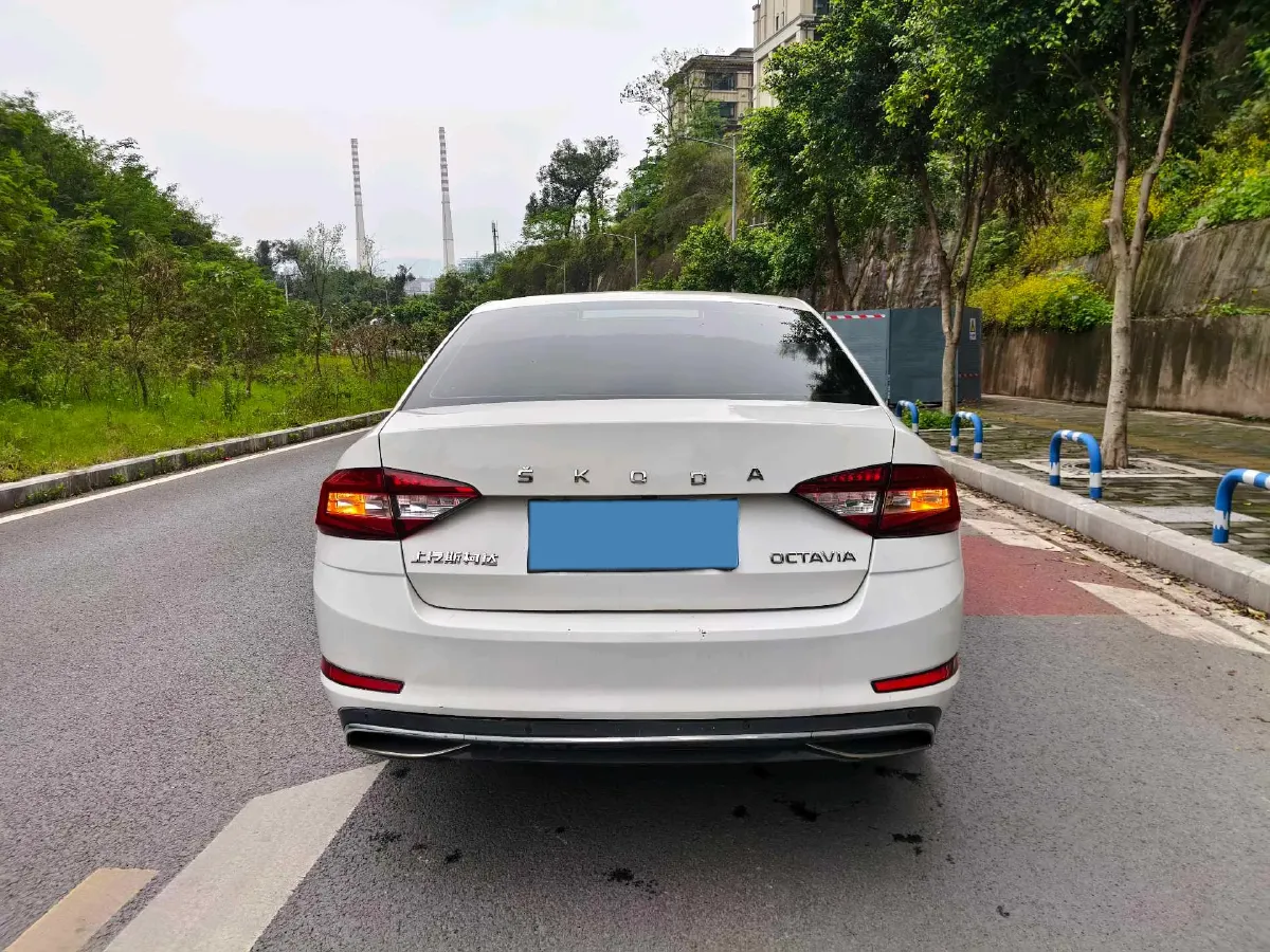 2019 Skoda Octavia 1.5L 116HP L4 6AT,autocango,china used car exporter,china ev exporter,chinese used car exporter,chinese used ev exporter