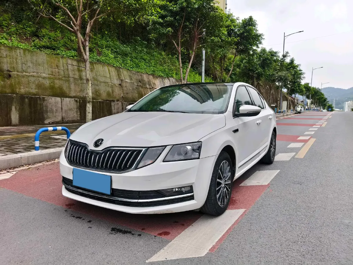 2019 Skoda Octavia 1.5L 116HP L4 6AT,autocango,china used car exporter,china ev exporter,chinese used car exporter,chinese used ev exporter