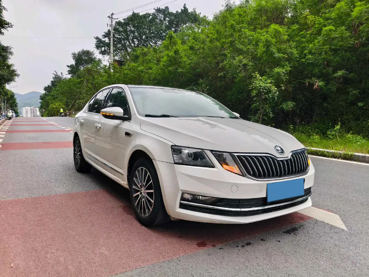 2019 Skoda Octavia 1.5L 116HP L4 6AT,autocango,china used car exporter,china ev exporter,chinese used car exporter,chinese used ev exporter