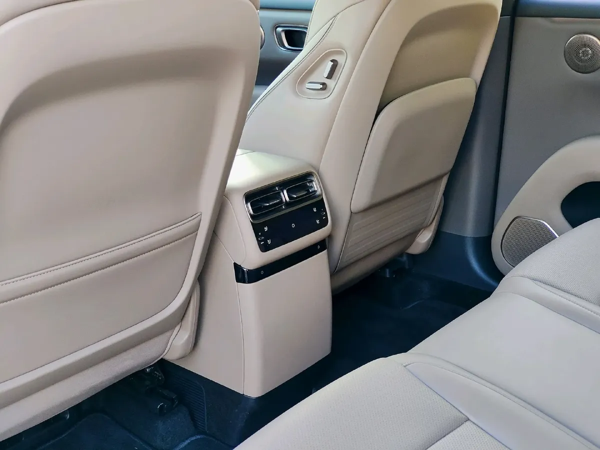 2025 Li i6 BEV,autocango,china used car exporter,china ev exporter,chinese used car exporter,chinese used ev exporter