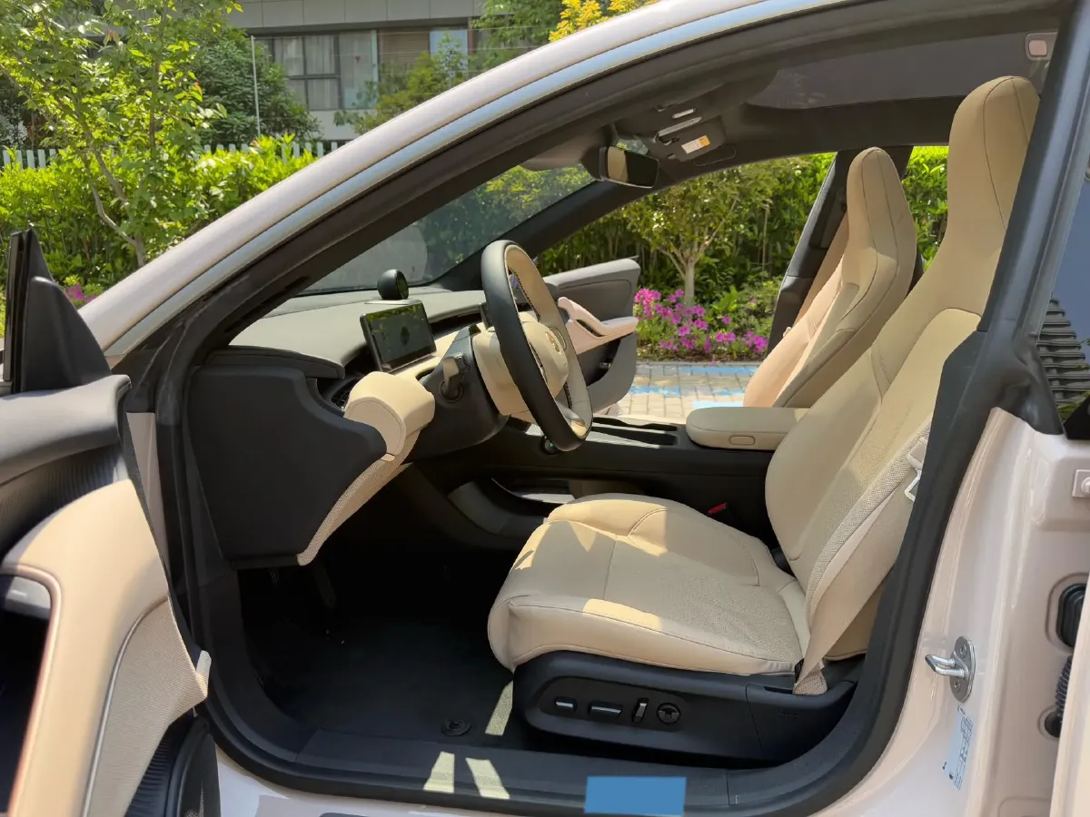 2022 JunTian HeiWuShi Youth 2.0T 203HP L4 6AT,autocango,china used car exporter,china ev exporter,chinese used car exporter,chinese used ev exporter