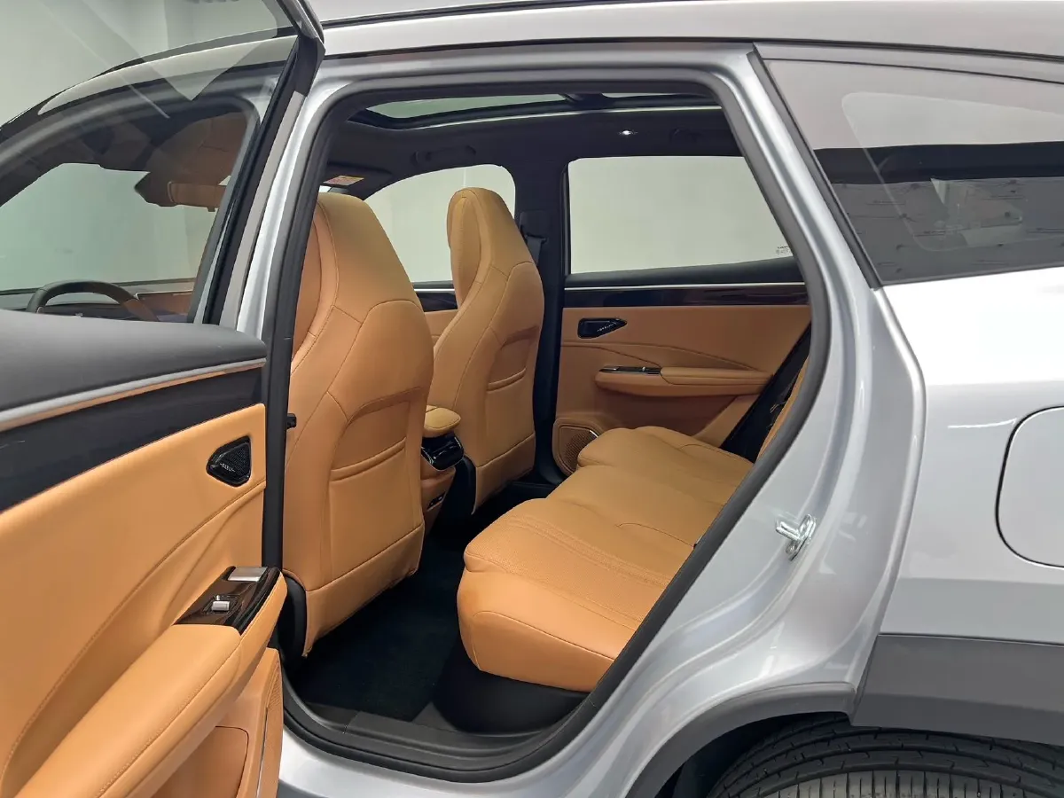 2025 Geely Galaxy L7 1.5L 112HP L4 1DHT PHEV 18.4KWH,autocango,china used car exporter,china ev exporter,chinese used car exporter,chinese used ev exporter