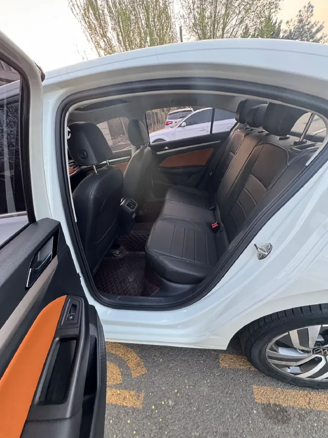 2023 Volkswagen Bora 1.2T 116HP L4 7DCT,autocango,china used car exporter,china ev exporter,chinese used car exporter,chinese used ev exporter