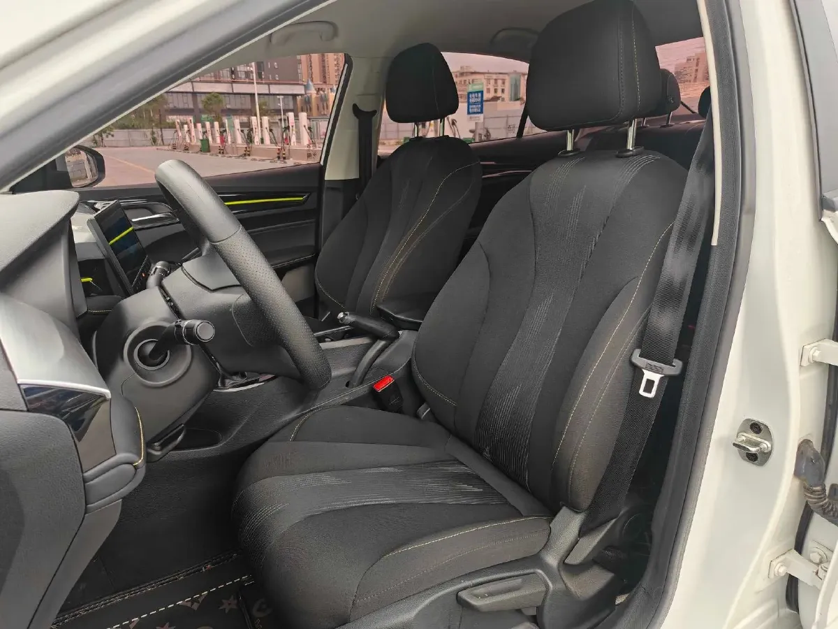 2021 Roewe i5 1.5L 120HP L4 CVT,autocango,china used car exporter,china ev exporter,chinese used car exporter,chinese used ev exporter