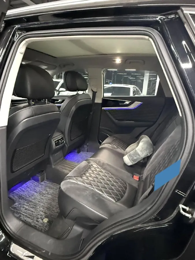 2019 HongQi HS5 2.0T 224HP L4 6AT,autocango,china used car exporter,china ev exporter,chinese used car exporter,chinese used ev exporter