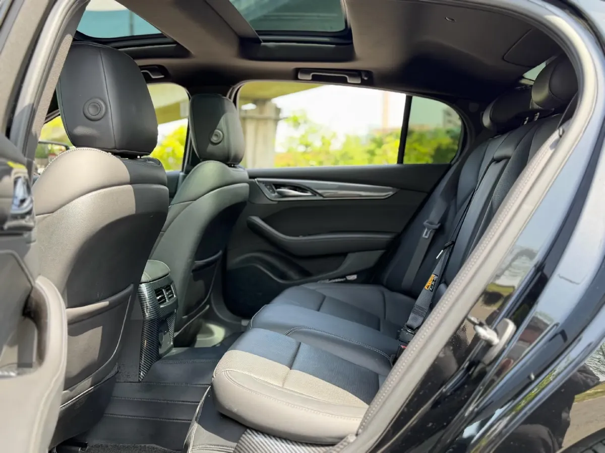 2024 Cadillac CT5 2.0T 237HP L4 10AT,autocango,china used car exporter,china ev exporter,chinese used car exporter,chinese used ev exporter