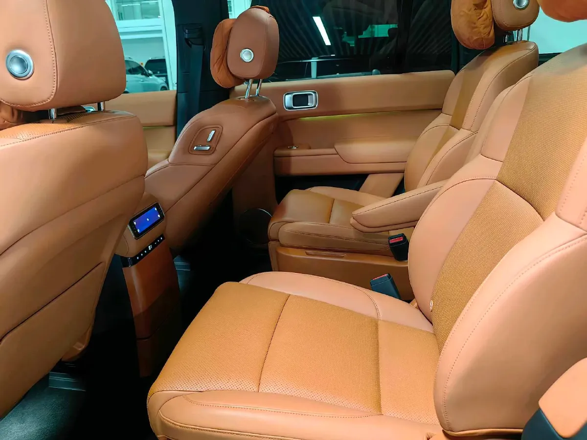 2024 Land Rover Range Rover Evoque 1.5T 200HP L3 8AT PHEV 15.5KWH,autocango,china used car exporter,china ev exporter,chinese used car exporter,chinese used ev exporter