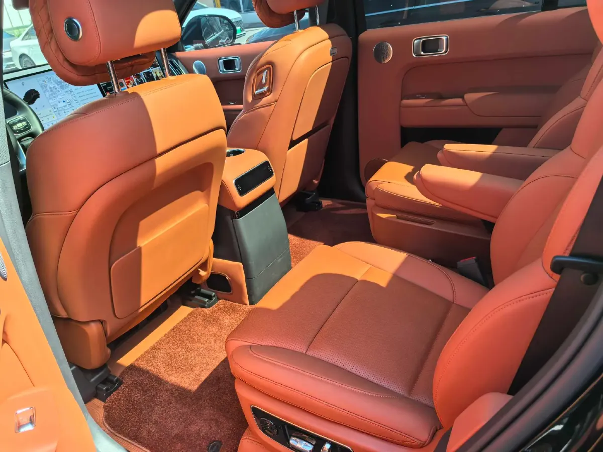 2024 Land Rover Range Rover Evoque 1.5T 200HP L3 8AT PHEV 15.5KWH,autocango,china used car exporter,china ev exporter,chinese used car exporter,chinese used ev exporter