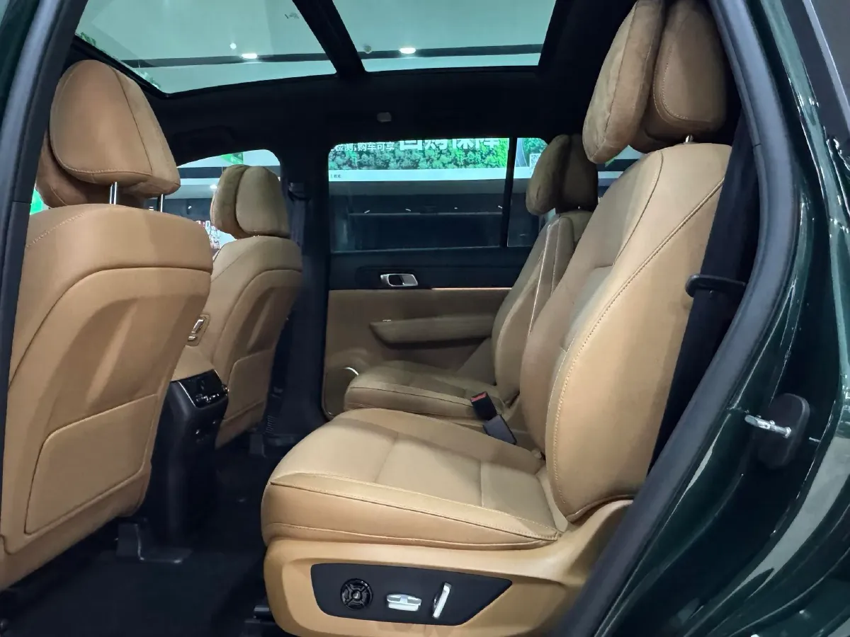 2021 Li ONE Range Extended 131HP REEV 40.5KWH,autocango,china used car exporter,china ev exporter,chinese used car exporter,chinese used ev exporter