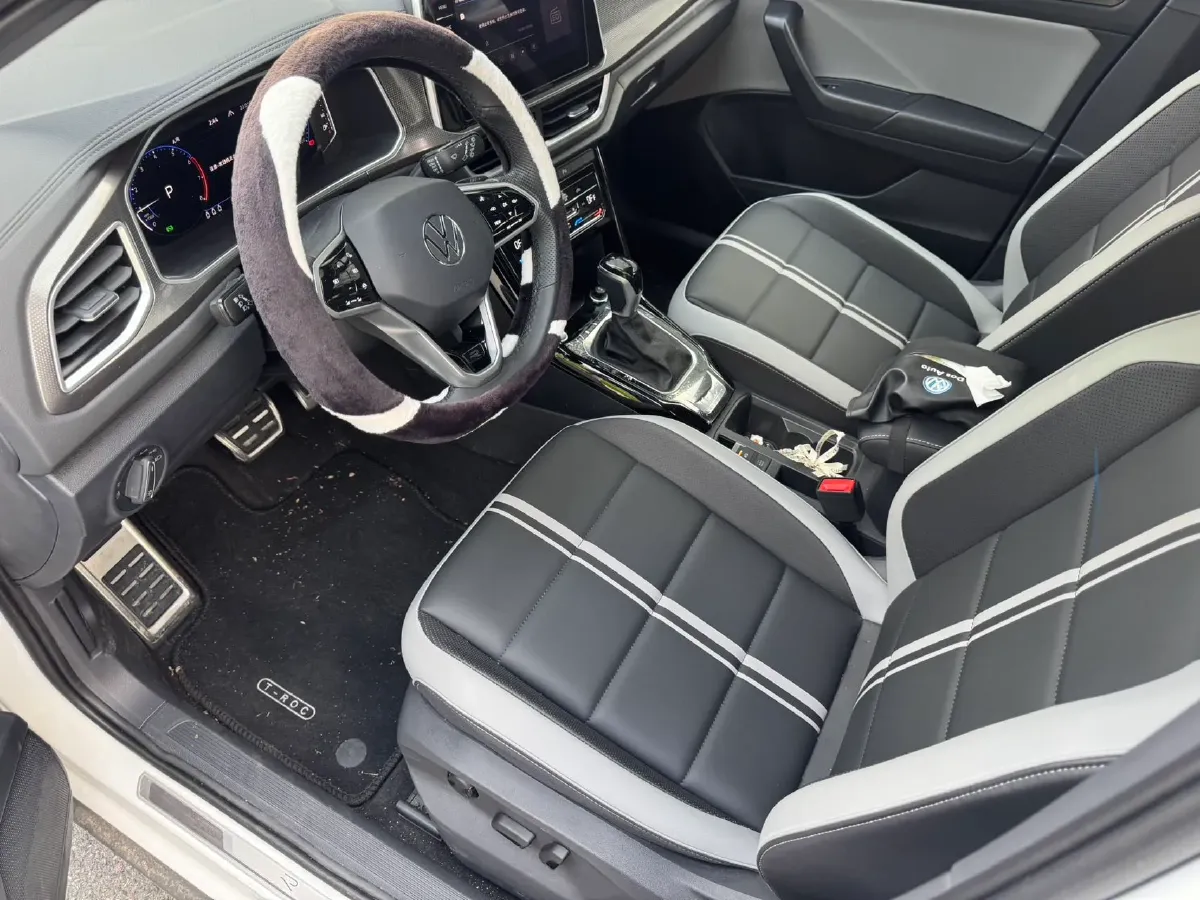 2023 Volkswagen T-Roc 1.5T 160HP L4 7DCT,autocango,china used car exporter,china ev exporter,chinese used car exporter,chinese used ev exporter