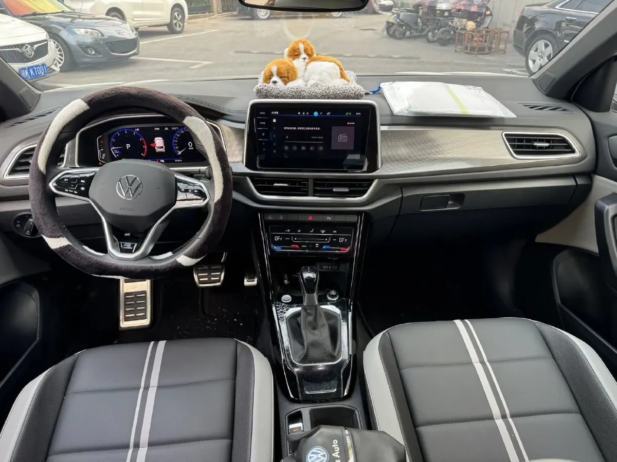 2023 Volkswagen T-Roc 1.5T 160HP L4 7DCT,autocango,china used car exporter,china ev exporter,chinese used car exporter,chinese used ev exporter
