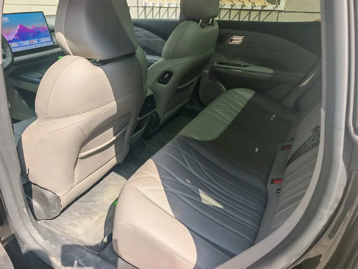 2025 Geely Galaxy Starshine 8 1.5T 163HP L4 3DHT PHEV 27.69KWH,autocango,china used car exporter,china ev exporter,chinese used car exporter,chinese used ev exporter