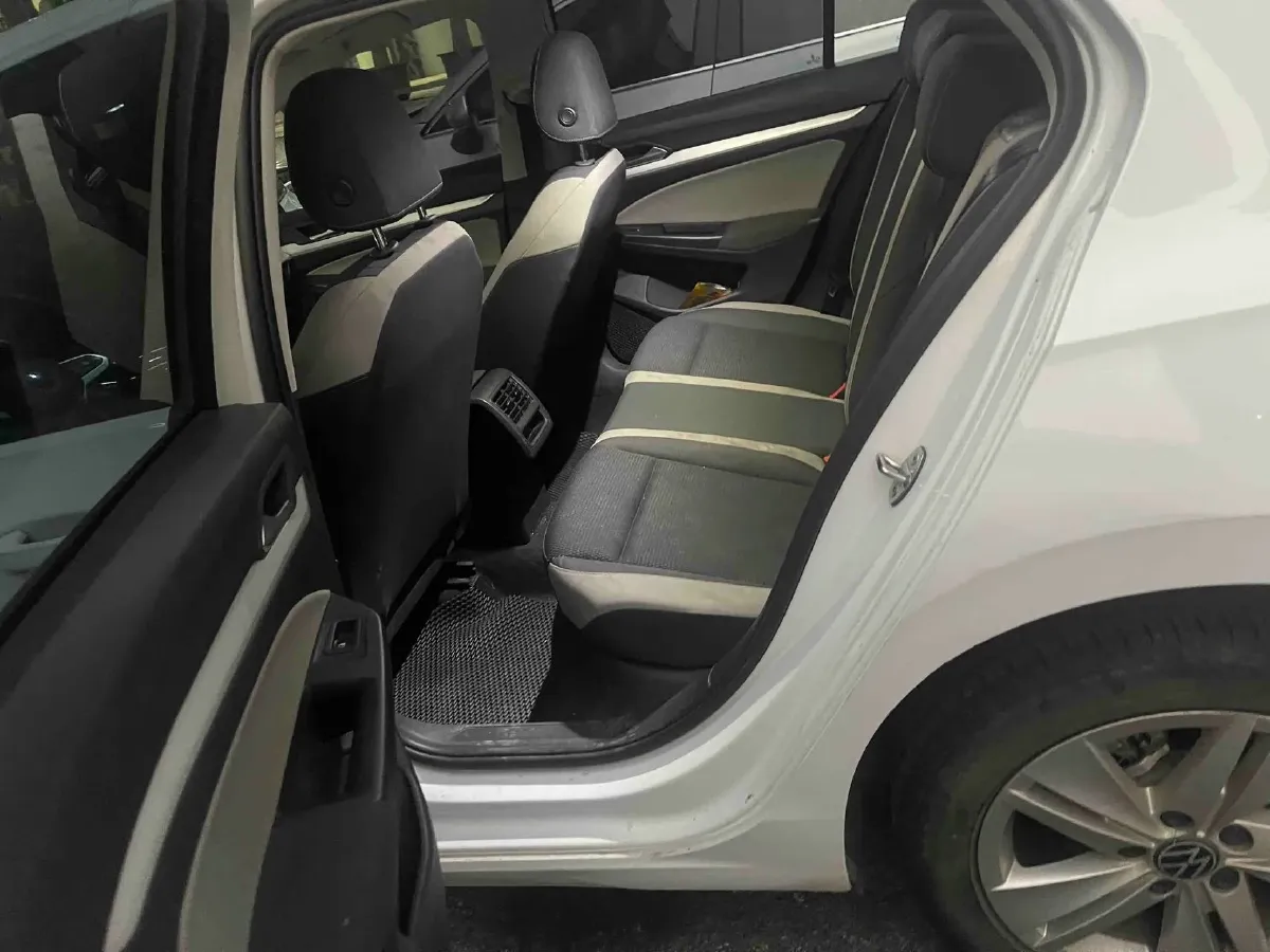 2023 Volkswagen Golf 1.2T 116HP L4 7DCT,autocango,china used car exporter,china ev exporter,chinese used car exporter,chinese used ev exporter