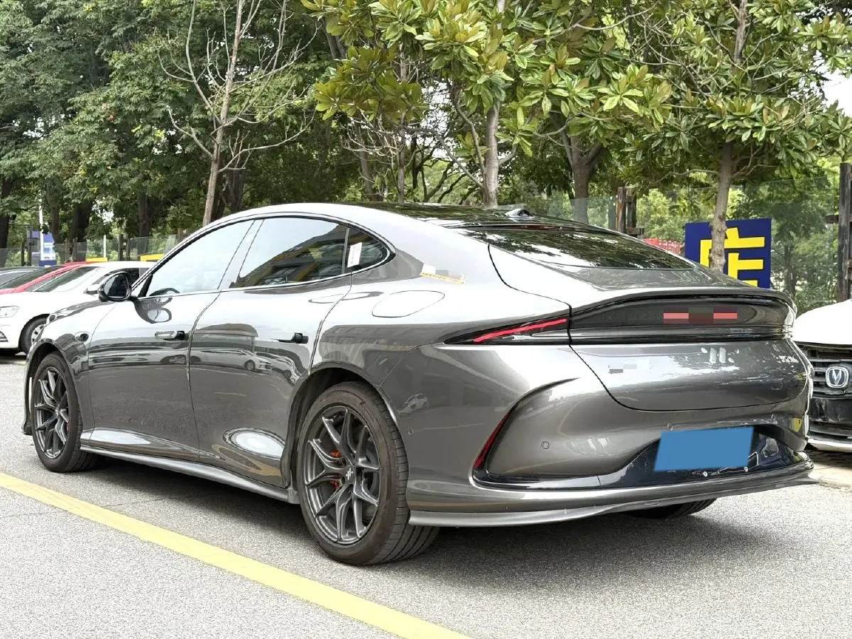 2024 IM L6 BEV 75KWH,autocango,china used car exporter,china ev exporter,chinese used car exporter,chinese used ev exporter