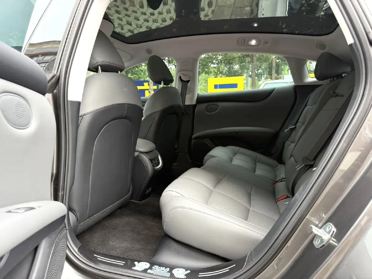 2024 IM L6 BEV 75KWH,autocango,china used car exporter,china ev exporter,chinese used car exporter,chinese used ev exporter