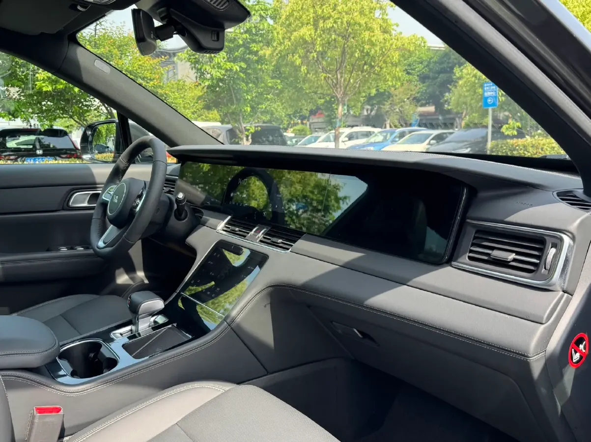 2021 Li ONE Range Extended 131HP REEV 40.5KWH,autocango,china used car exporter,china ev exporter,chinese used car exporter,chinese used ev exporter