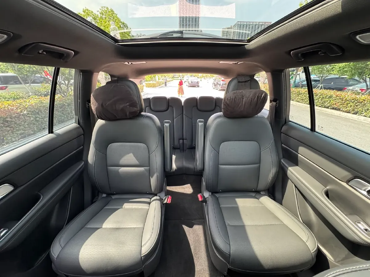 2021 Li ONE Range Extended 131HP REEV 40.5KWH,autocango,china used car exporter,china ev exporter,chinese used car exporter,chinese used ev exporter