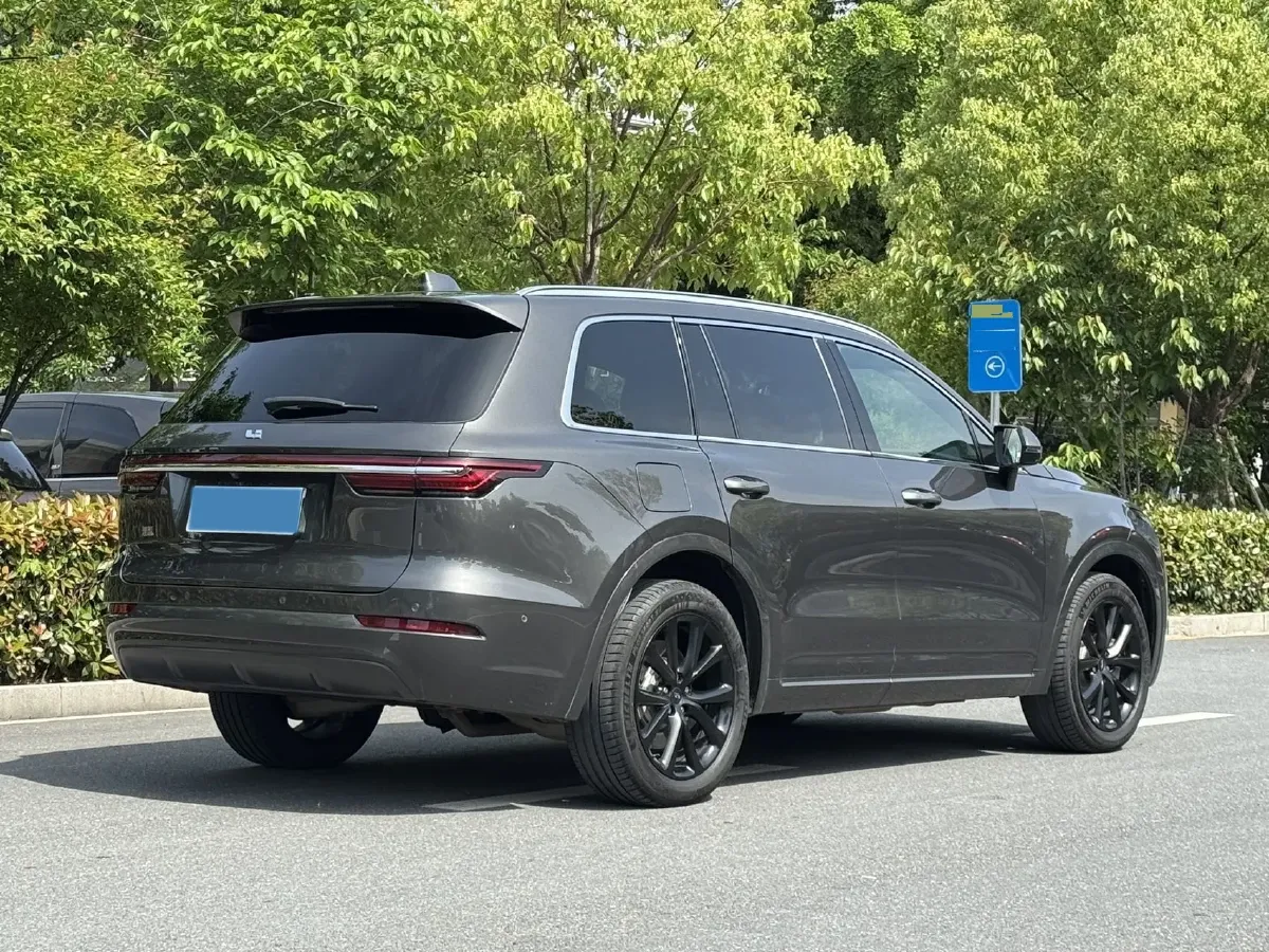 2021 Li ONE Range Extended 131HP REEV 40.5KWH,autocango,china used car exporter,china ev exporter,chinese used car exporter,chinese used ev exporter