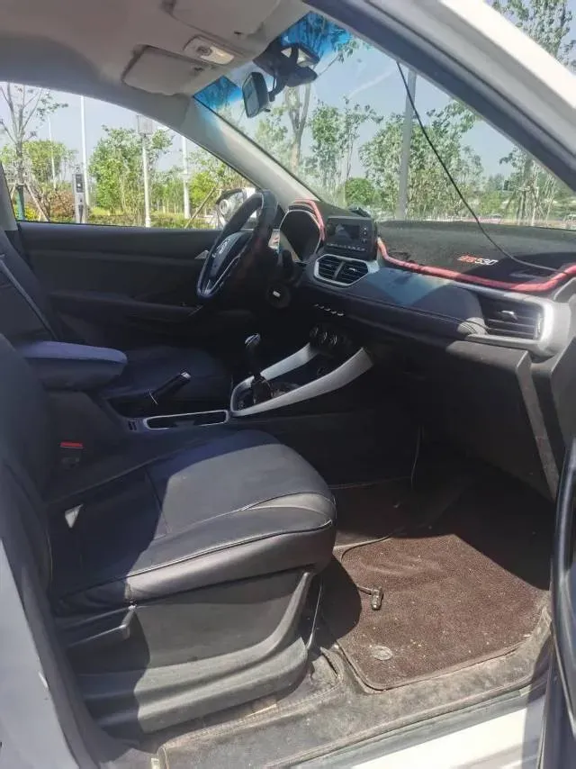 2018 BaoJun 530 1.5T 150HP L4 6MT,autocango,china used car exporter,china ev exporter,chinese used car exporter,chinese used ev exporter