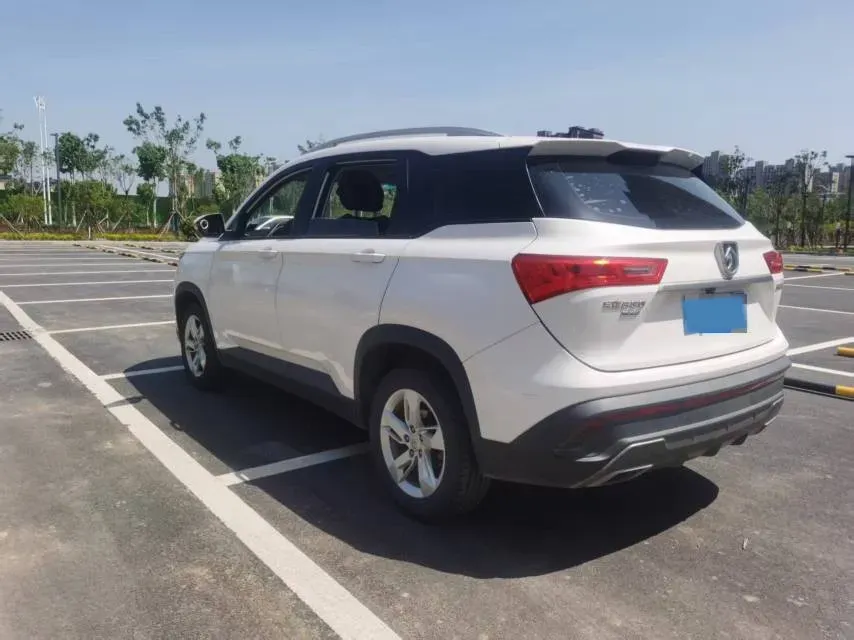 2018 BaoJun 530 1.5T 150HP L4 6MT,autocango,china used car exporter,china ev exporter,chinese used car exporter,chinese used ev exporter