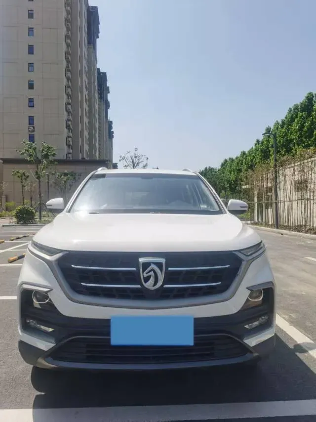 2018 BaoJun 530 1.5T 150HP L4 6MT,autocango,china used car exporter,china ev exporter,chinese used car exporter,chinese used ev exporter