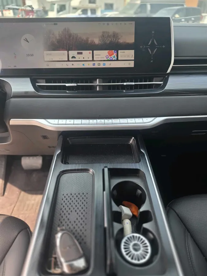 2024 Volvo C40 BEV 82KWH,autocango,china used car exporter,china ev exporter,chinese used car exporter,chinese used ev exporter