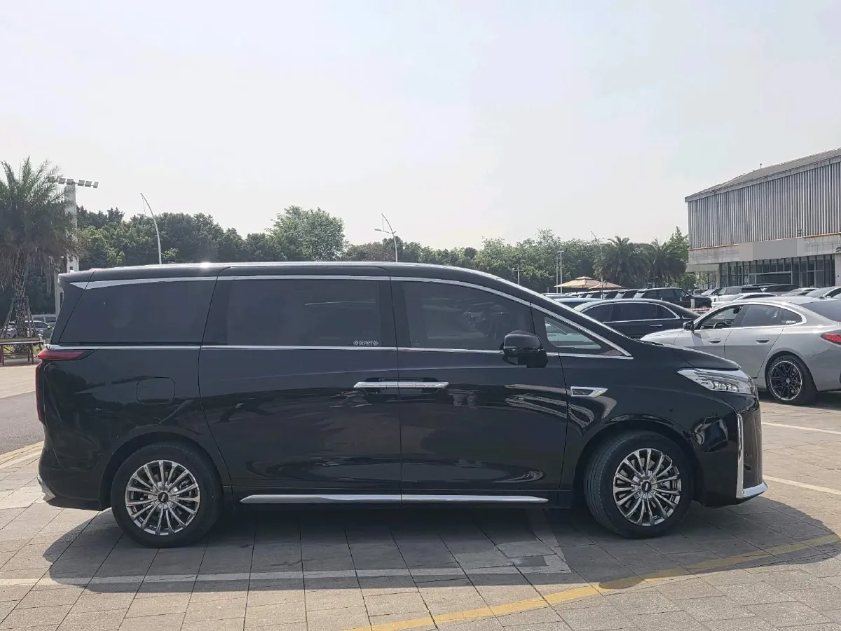 2024 Volvo C40 BEV 82KWH,autocango,china used car exporter,china ev exporter,chinese used car exporter,chinese used ev exporter