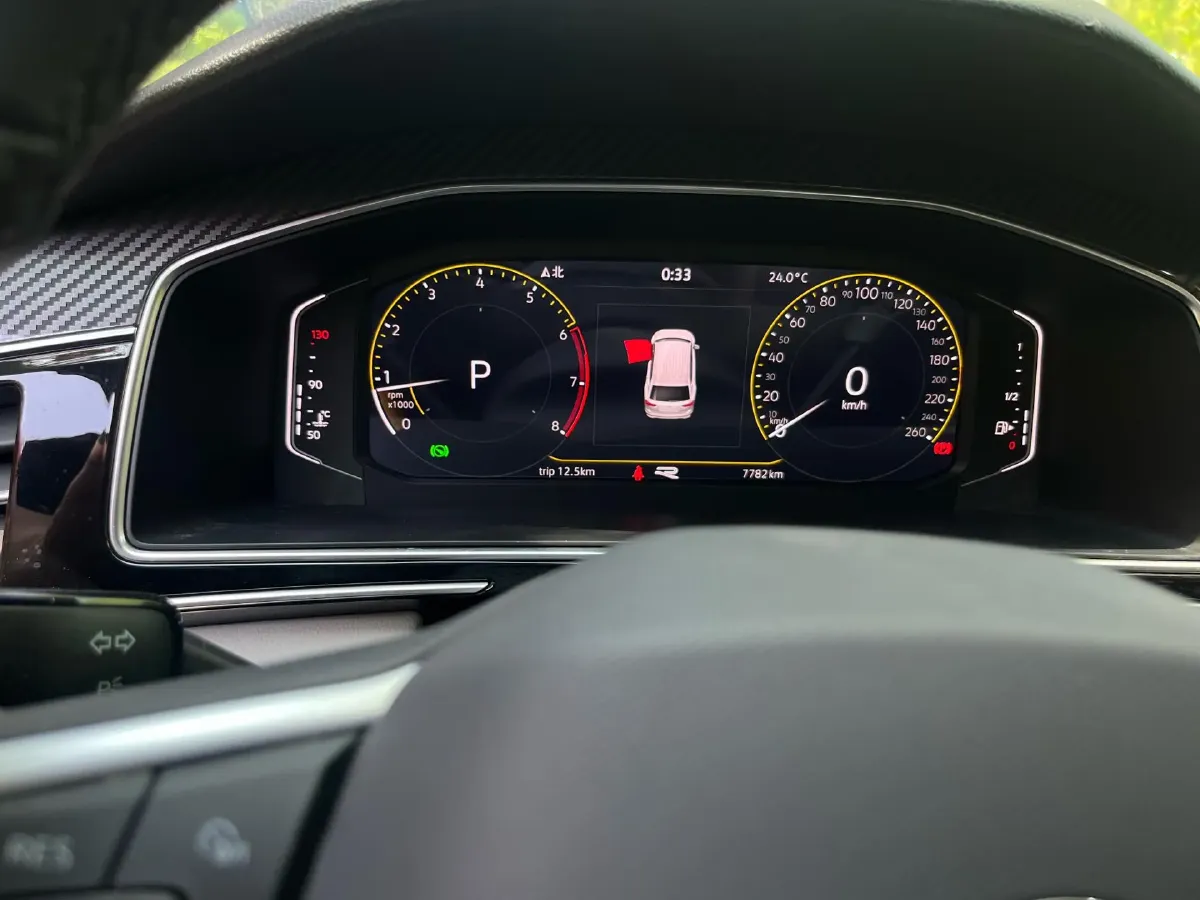 2024 Volkswagen Tiguan L 2.0T 186HP L4 7DCT,autocango,china used car exporter,china ev exporter,chinese used car exporter,chinese used ev exporter